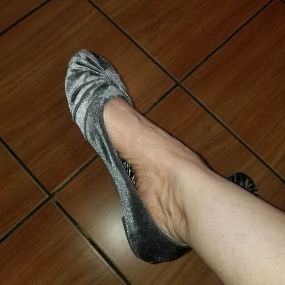 Women's Flats pre-owned still lots of life left gray - Picture 5 of 7